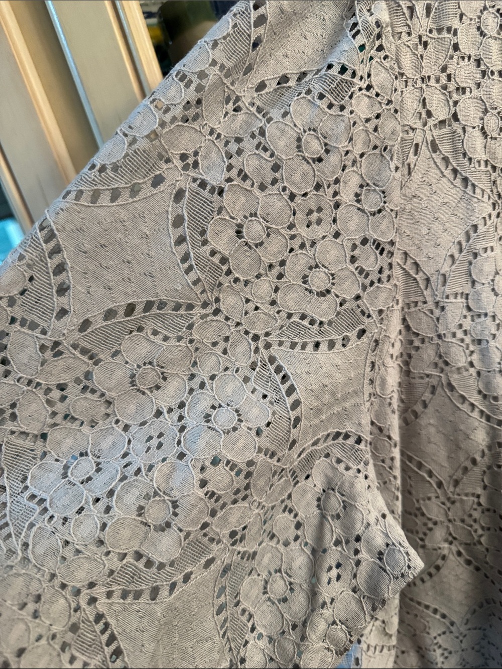 NWT J.Jill  Light Gray Eyelet V-Neck Puff Sleeve Blouse - Picture 7 of 7